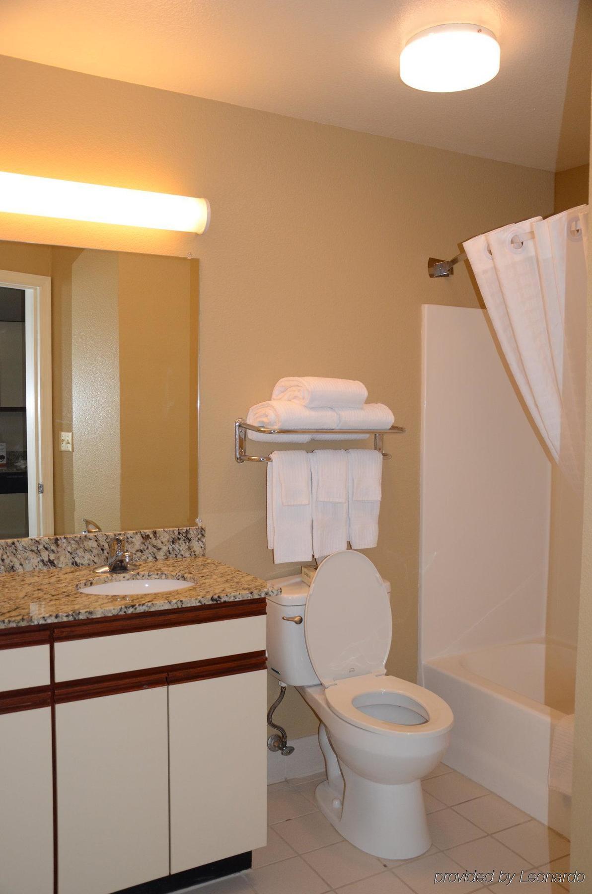 Candlewood By Ihg 2*