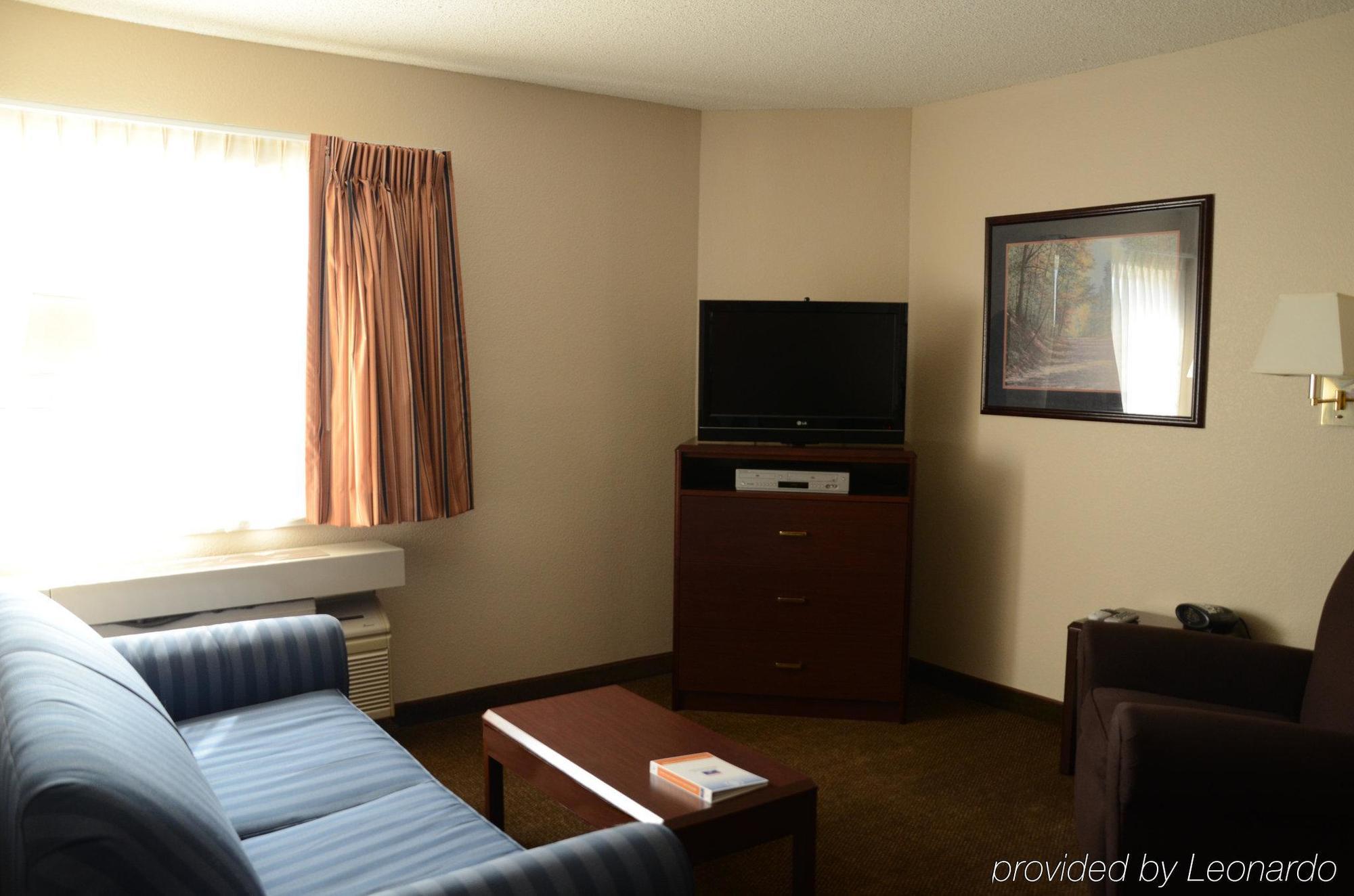 Candlewood By Ihg Hotel