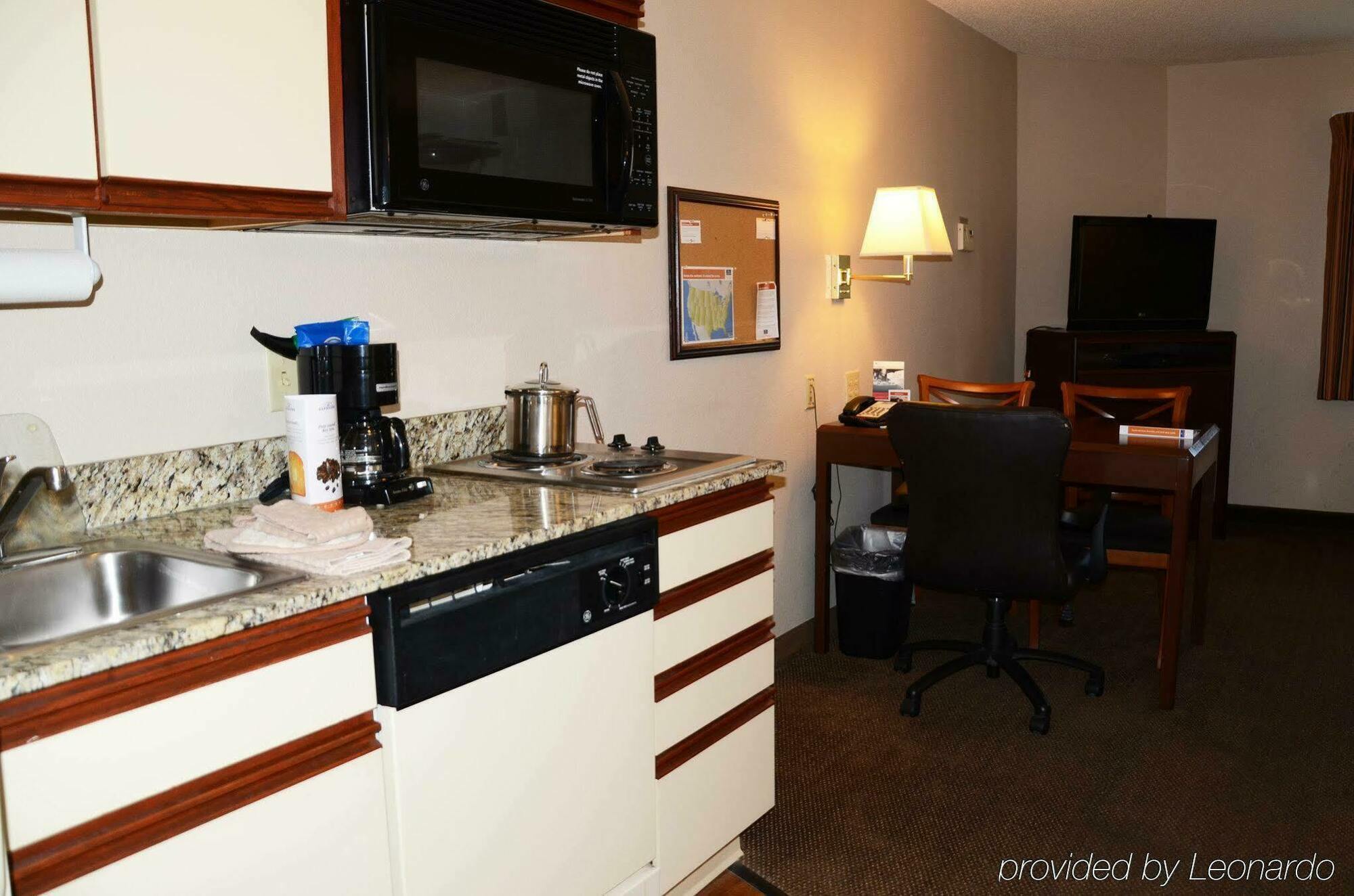 Candlewood By Ihg 2*